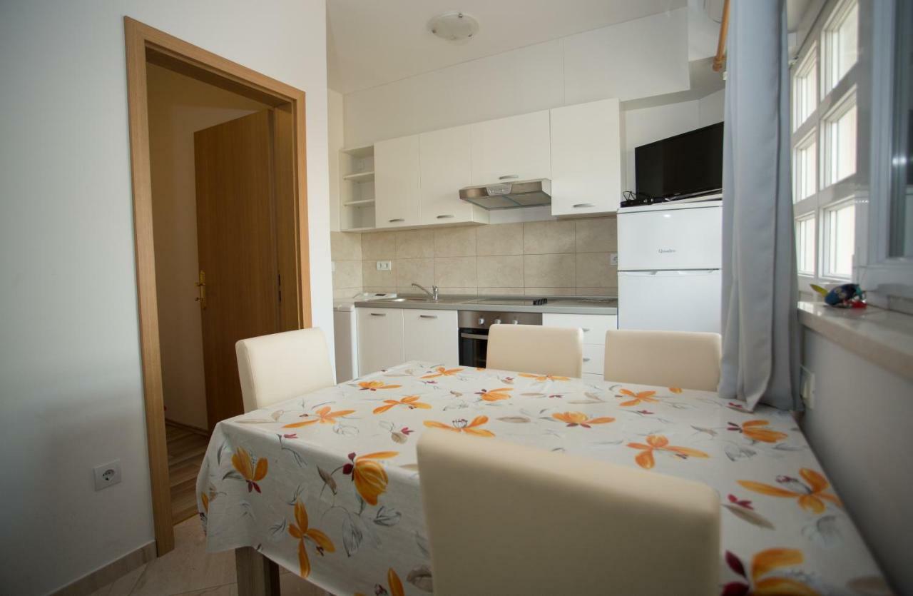 Apartment Ribica Kaštela Екстериор снимка